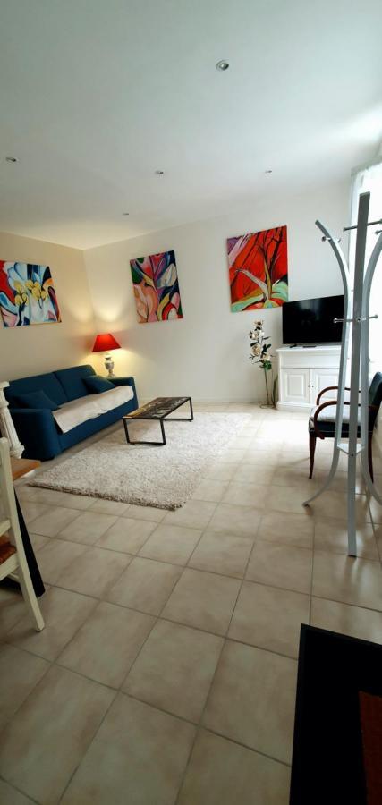 Maison cosy toute manifestation Le Mans Extérieur photo
