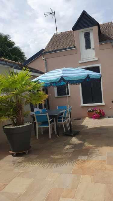 Maison cosy toute manifestation Le Mans Extérieur photo