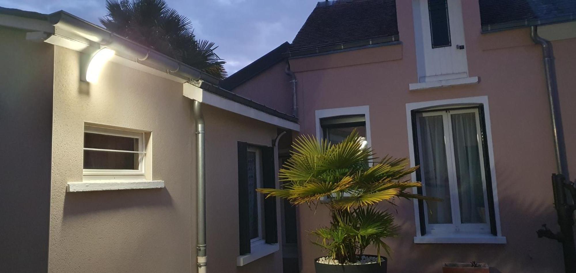 Maison cosy toute manifestation Le Mans Extérieur photo