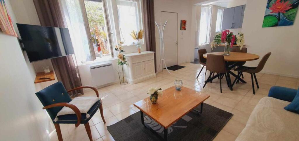 Maison cosy toute manifestation Le Mans Extérieur photo